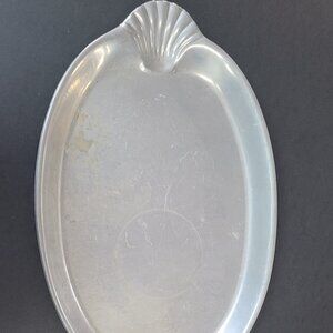 The Wilton CO RWP Vtg Armetale Scallop Sea Shell Handles Pewter Oval Deep Dish